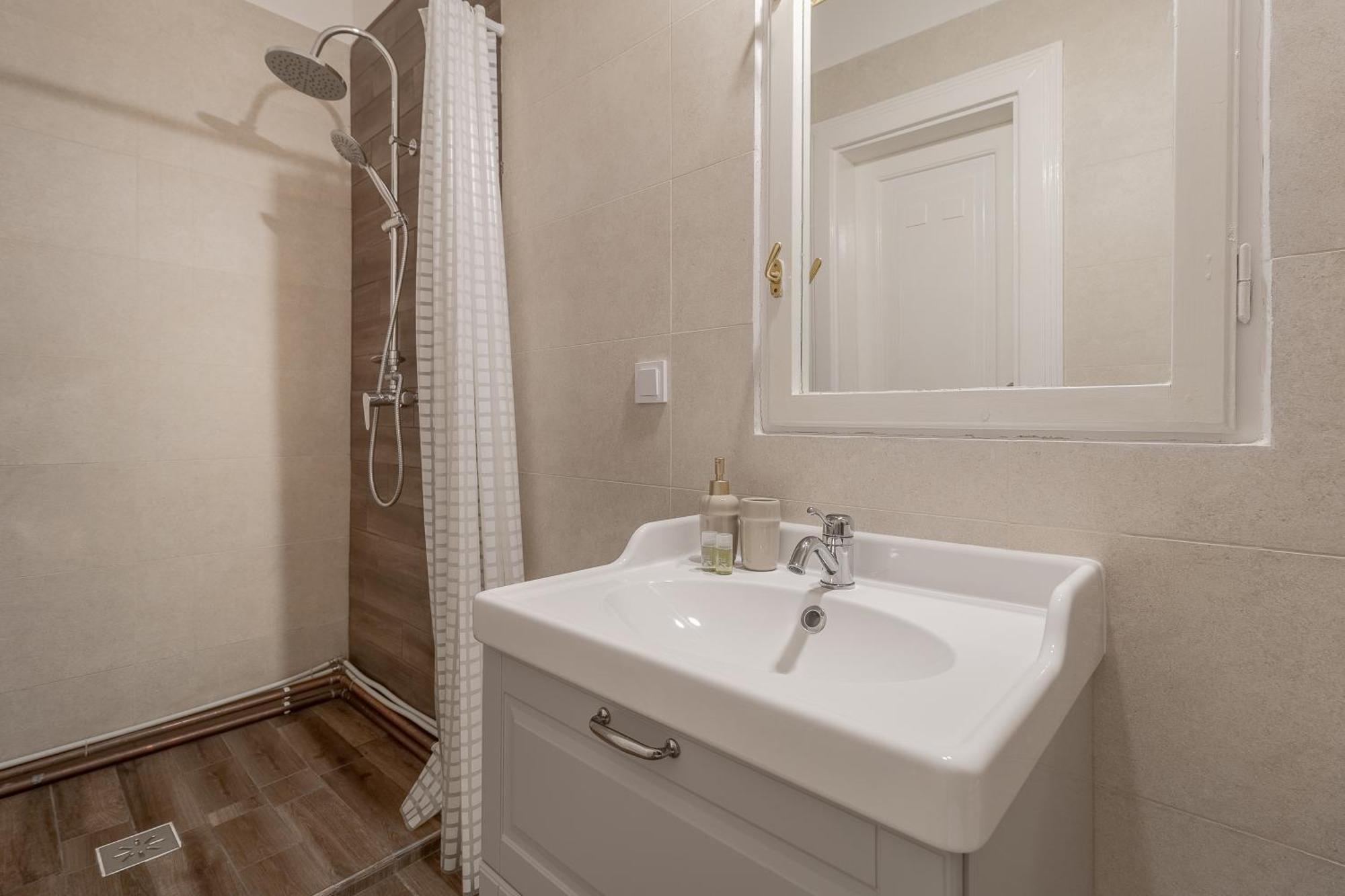 Apartament Ultracentral Alecsandri 1 Oradea Exteriör bild